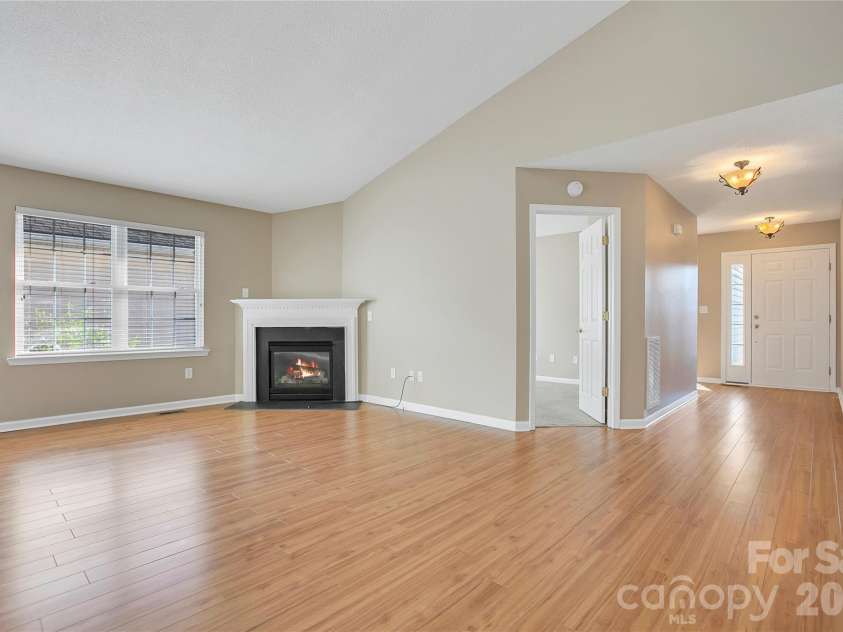 88 Danbury Lane, Brevard, NC 28712.  MLS# CAR4433132, YatesRealty ID 56603. 