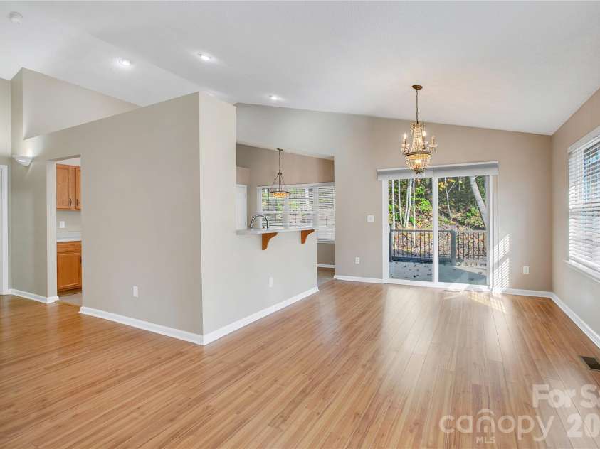 88 Danbury Lane, Brevard, NC 28712.  MLS# CAR4433132, YatesRealty ID 56603. 