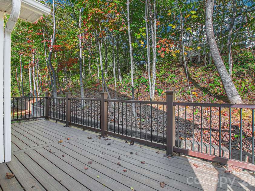 88 Danbury Lane, Brevard, NC 28712.  MLS# CAR4433132, YatesRealty ID 56603. 