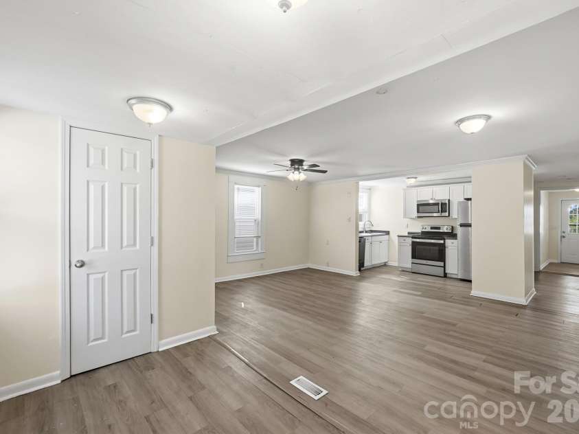 938 White Street, Rock Hill, SC 29730.  MLS# CAR4431859, YatesRealty ID 56612. 