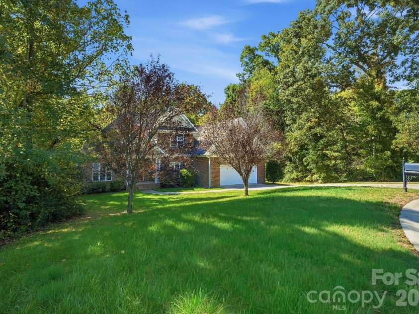 3907 Longpond Lane, Monroe, NC 28110.  MLS# CAR4433460, YatesRealty ID 56613. 