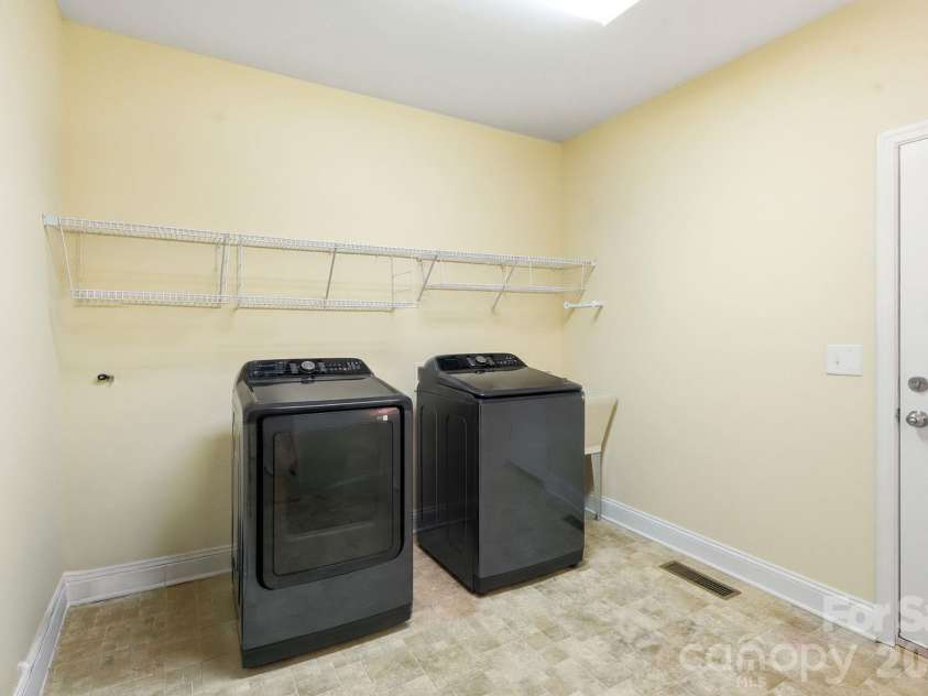 3907 Longpond Lane, Monroe, NC 28110.  MLS# CAR4433460, YatesRealty ID 56613. 