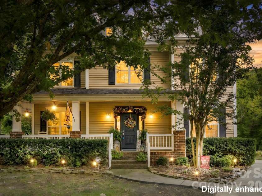 10639 Quarrier Drive, Cornelius, NC 28031.  MLS# CAR4434785, YatesRealty ID 56614. 