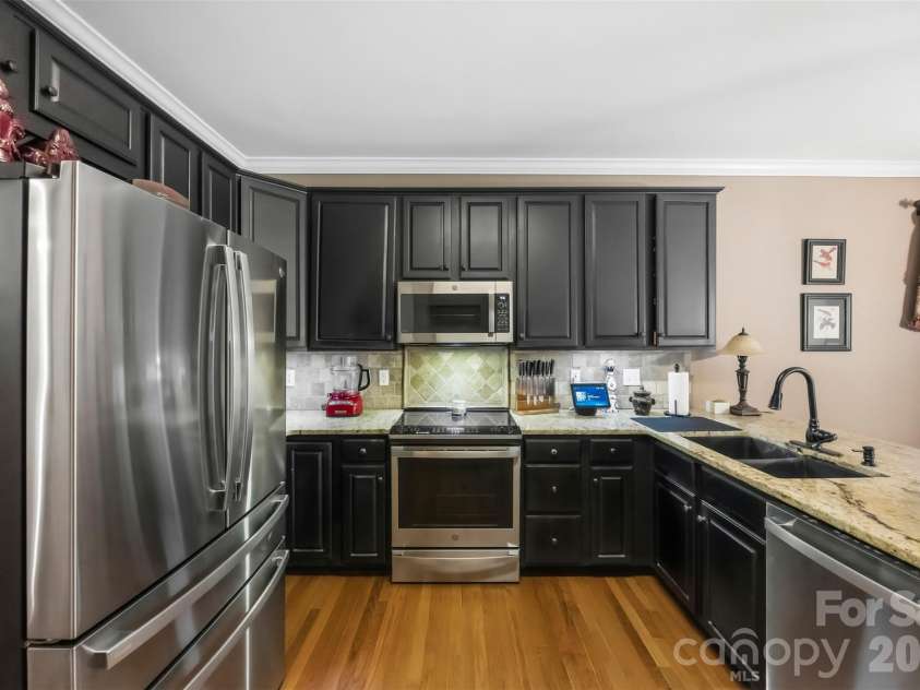 10639 Quarrier Drive, Cornelius, NC 28031.  MLS# CAR4434785, YatesRealty ID 56614. 