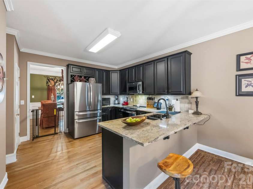 10639 Quarrier Drive, Cornelius, NC 28031.  MLS# CAR4434785, YatesRealty ID 56614. 
