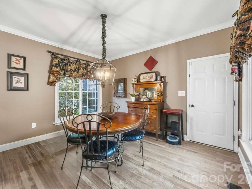 10639 Quarrier Drive, Cornelius, NC 28031.  MLS# CAR4434785, YatesRealty ID 56614. 