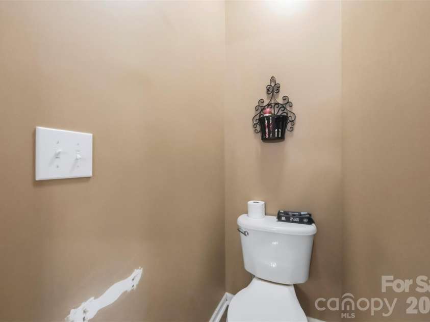 10639 Quarrier Drive, Cornelius, NC 28031.  MLS# CAR4434785, YatesRealty ID 56614. 