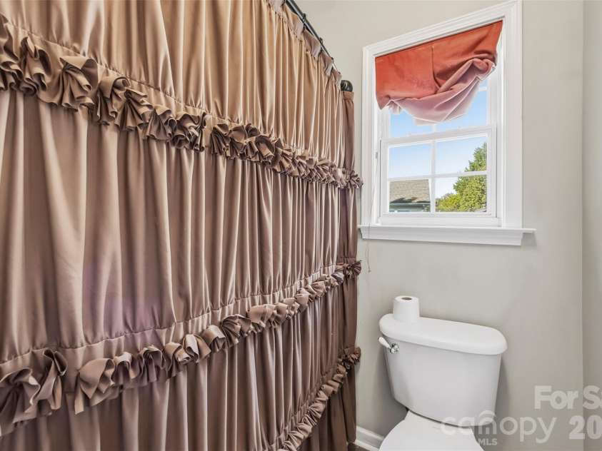 10639 Quarrier Drive, Cornelius, NC 28031.  MLS# CAR4434785, YatesRealty ID 56614. 