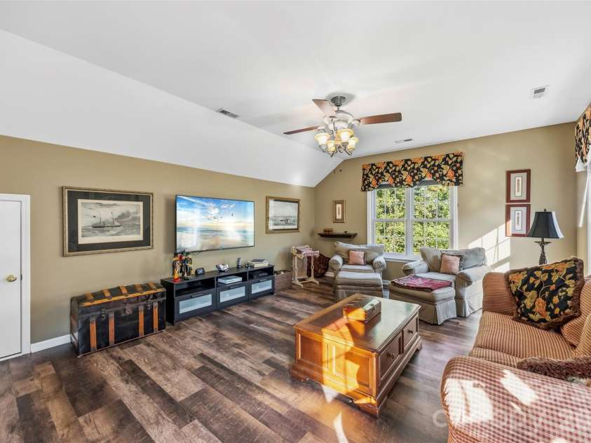 10639 Quarrier Drive, Cornelius, NC 28031.  MLS# CAR4434785, YatesRealty ID 56614. 