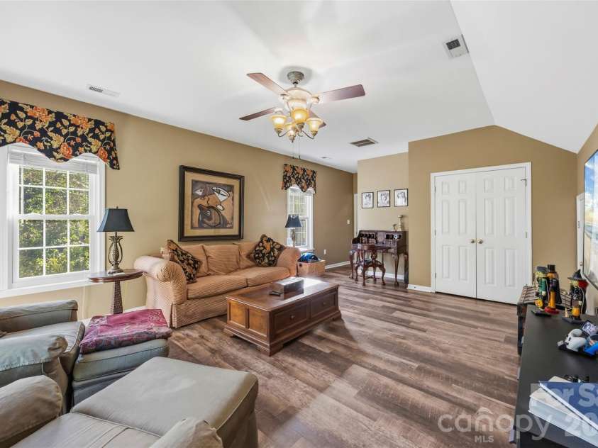 10639 Quarrier Drive, Cornelius, NC 28031.  MLS# CAR4434785, YatesRealty ID 56614. 