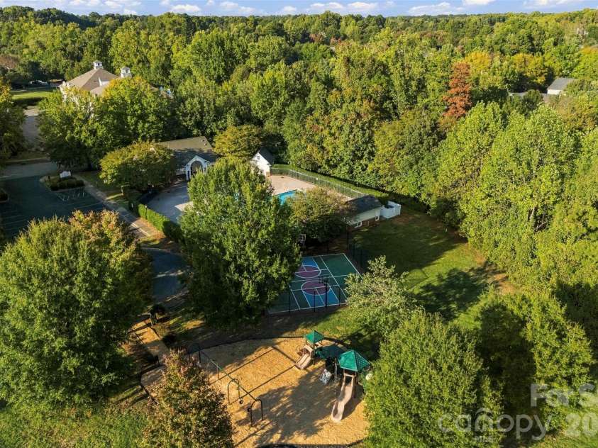 10639 Quarrier Drive, Cornelius, NC 28031.  MLS# CAR4434785, YatesRealty ID 56614. Oakhurst Amenities