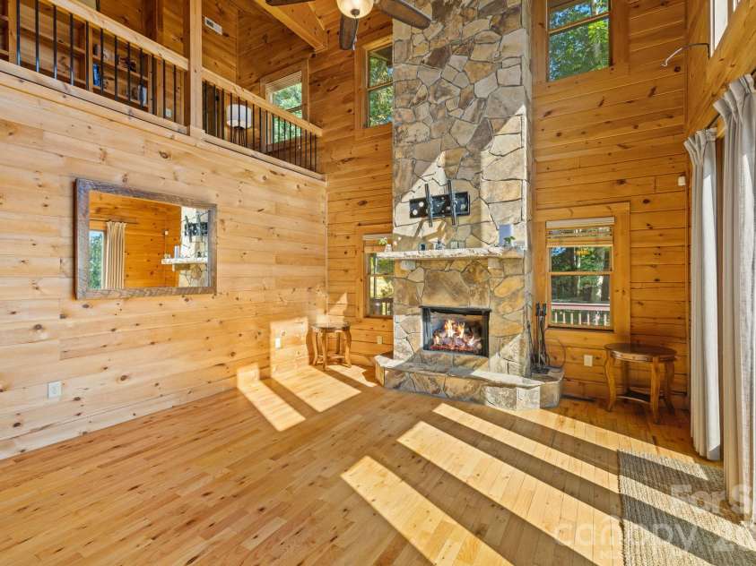 1120 Grizzly Ridge, Bryson City, NC 28713.  MLS# CAR4434317, YatesRealty ID 56616. 