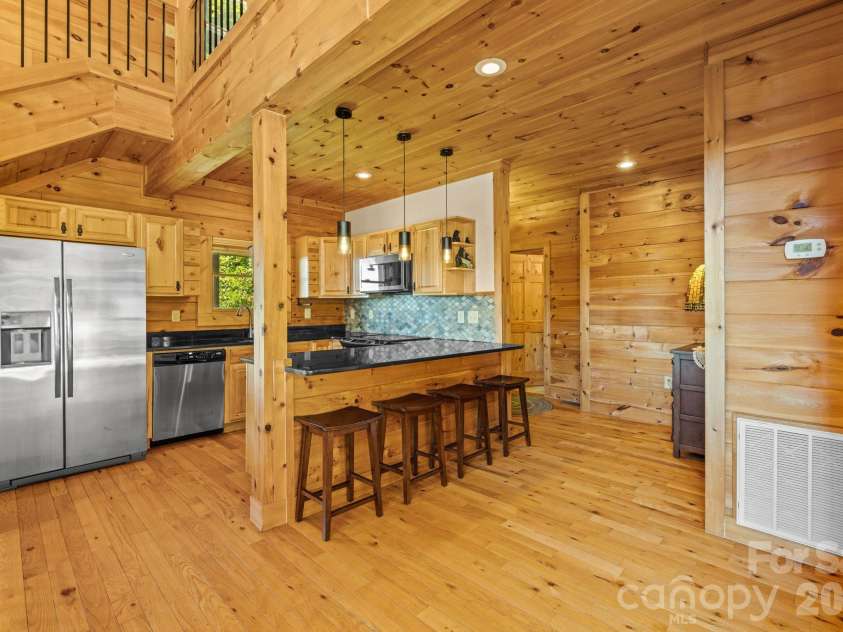 1120 Grizzly Ridge, Bryson City, NC 28713.  MLS# CAR4434317, YatesRealty ID 56616. 