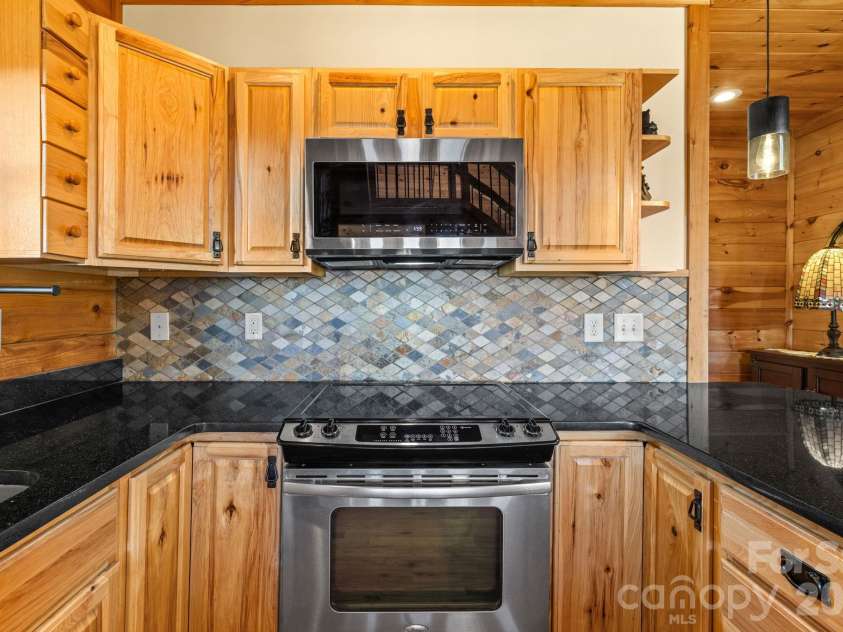 1120 Grizzly Ridge, Bryson City, NC 28713.  MLS# CAR4434317, YatesRealty ID 56616. 