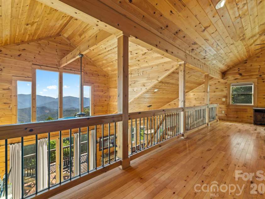 1120 Grizzly Ridge, Bryson City, NC 28713.  MLS# CAR4434317, YatesRealty ID 56616. 