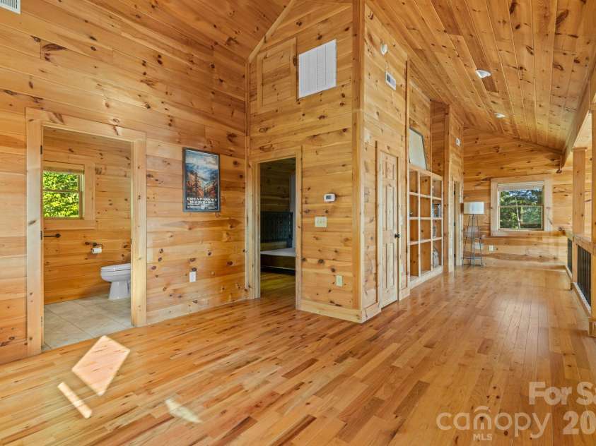 1120 Grizzly Ridge, Bryson City, NC 28713.  MLS# CAR4434317, YatesRealty ID 56616. 