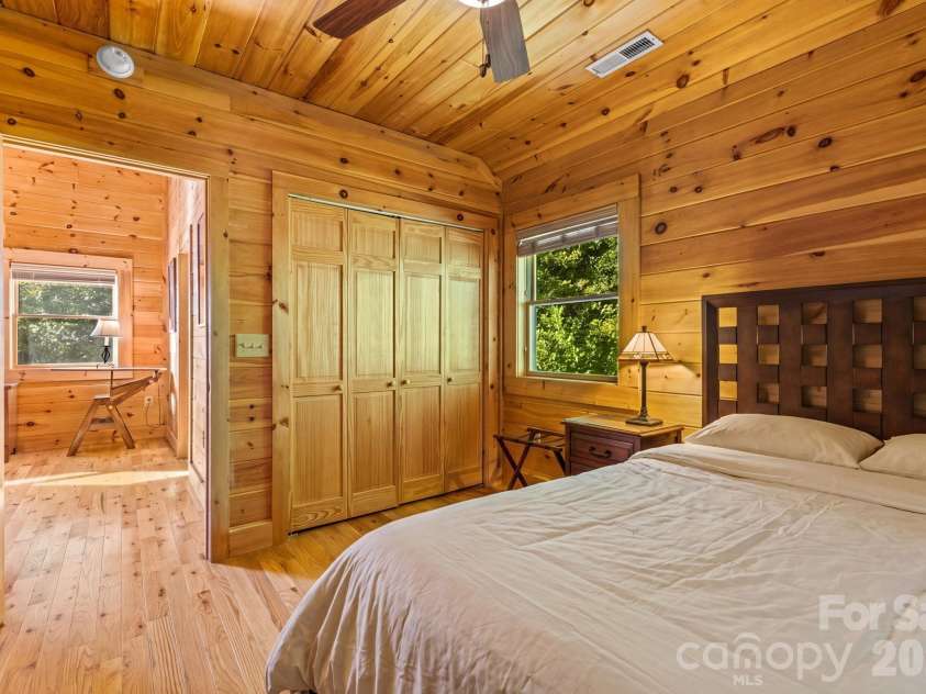 1120 Grizzly Ridge, Bryson City, NC 28713.  MLS# CAR4434317, YatesRealty ID 56616. 