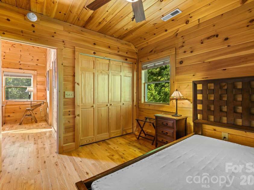 1120 Grizzly Ridge, Bryson City, NC 28713.  MLS# CAR4434317, YatesRealty ID 56616. 