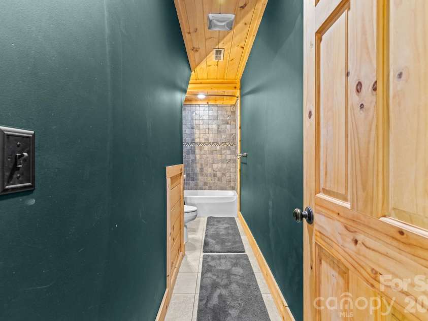 1120 Grizzly Ridge, Bryson City, NC 28713.  MLS# CAR4434317, YatesRealty ID 56616. 