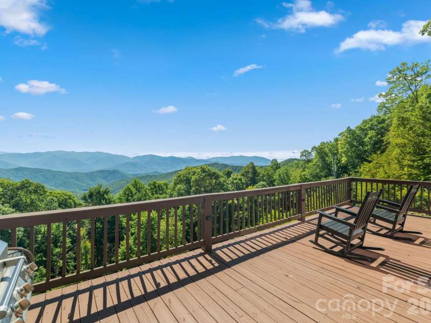 1120 Grizzly Ridge, Bryson City, NC 28713.  MLS# CAR4434317, YatesRealty ID 56616. 