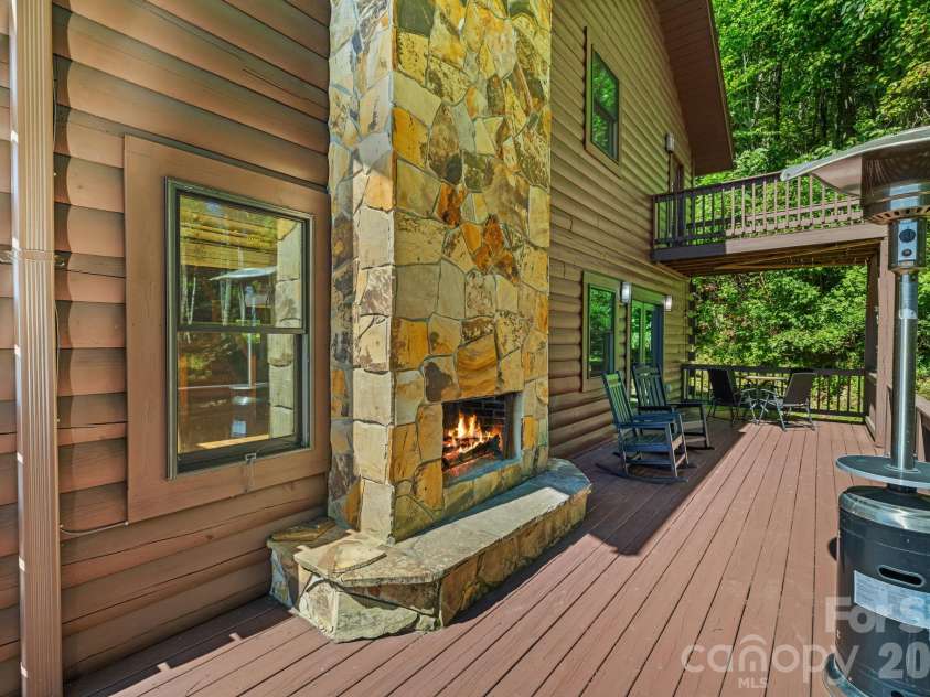 1120 Grizzly Ridge, Bryson City, NC 28713.  MLS# CAR4434317, YatesRealty ID 56616. 
