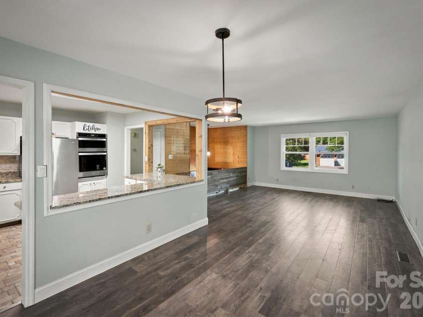 108 Inglewood Drive, Morganton, NC 28655.  MLS# CAR4434450, YatesRealty ID 56618. 