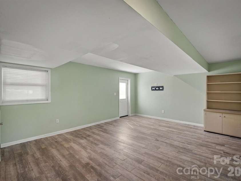 108 Inglewood Drive, Morganton, NC 28655.  MLS# CAR4434450, YatesRealty ID 56618. 