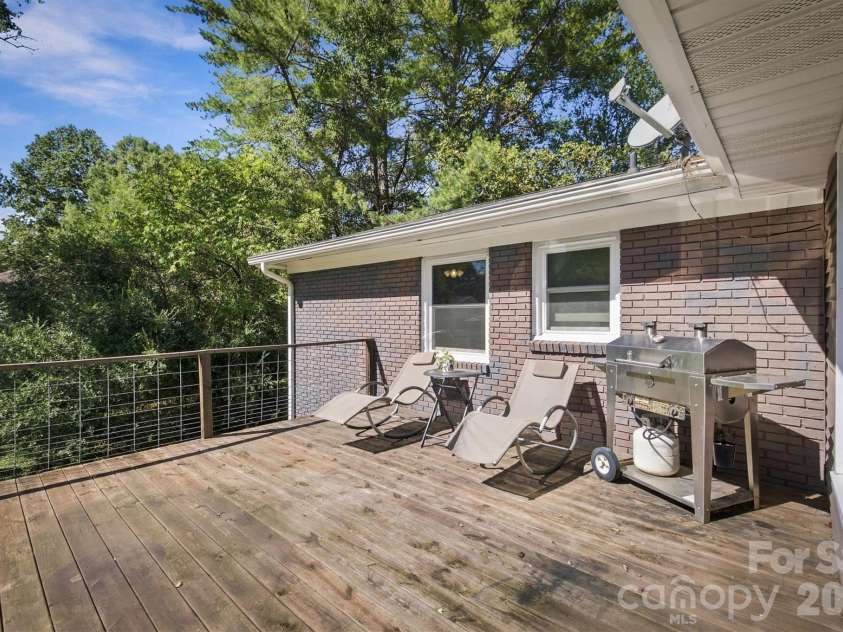 108 Inglewood Drive, Morganton, NC 28655.  MLS# CAR4434450, YatesRealty ID 56618. Back Deck