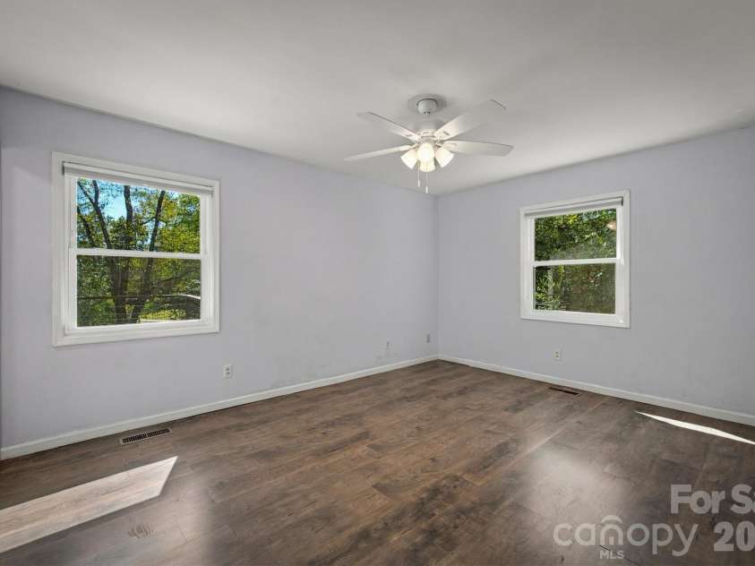 108 Inglewood Drive, Morganton, NC 28655.  MLS# CAR4434450, YatesRealty ID 56618. Primary Suite