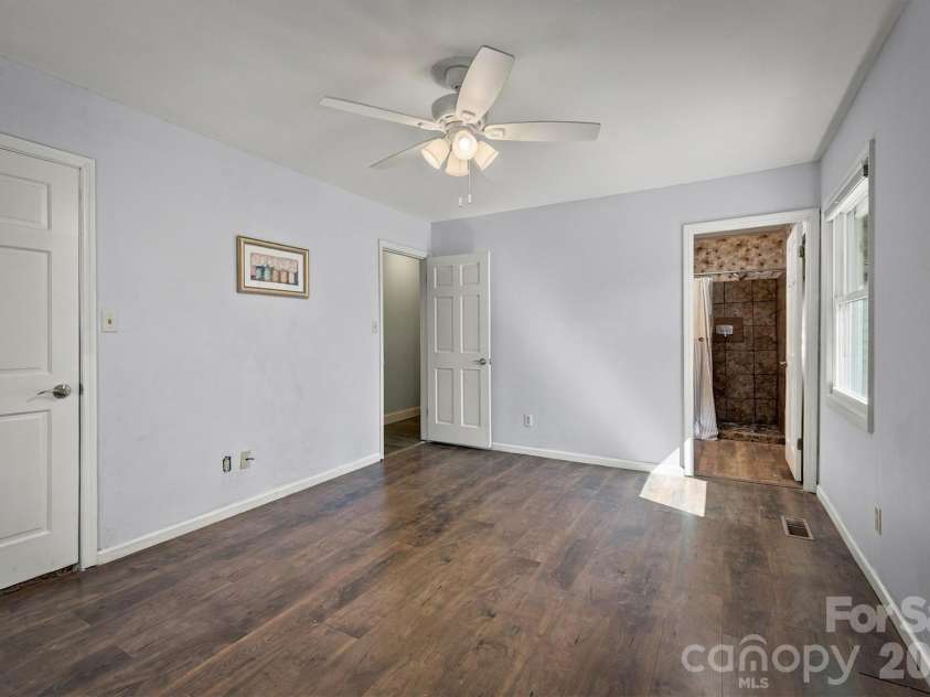 108 Inglewood Drive, Morganton, NC 28655.  MLS# CAR4434450, YatesRealty ID 56618. Primary Suite