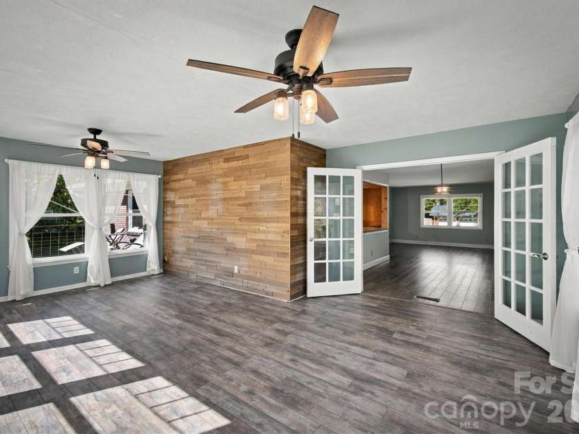108 Inglewood Drive, Morganton, NC 28655.  MLS# CAR4434450, YatesRealty ID 56618. Sunroom