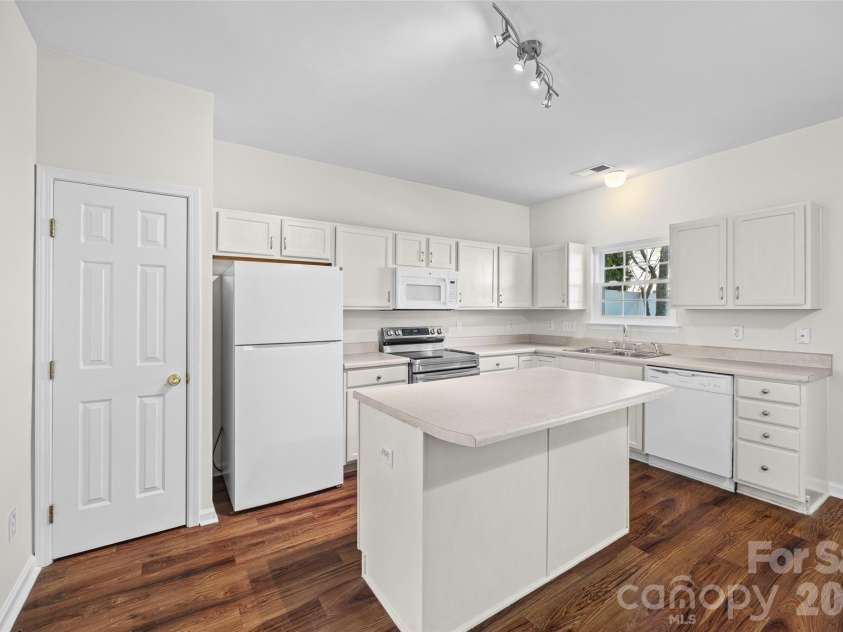 849 Dillard Road, Rock Hill, SC 29730.  MLS# CAR4434689, YatesRealty ID 56619. Kitchen