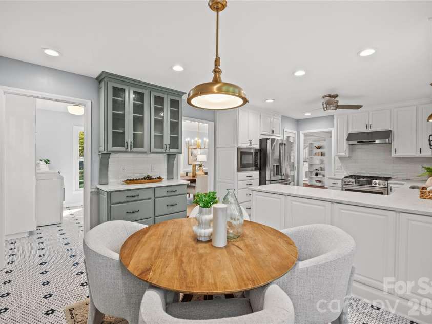 5132 Camilla Drive, Charlotte, NC 28226.  MLS# CAR4432368, YatesRealty ID 56620. 
