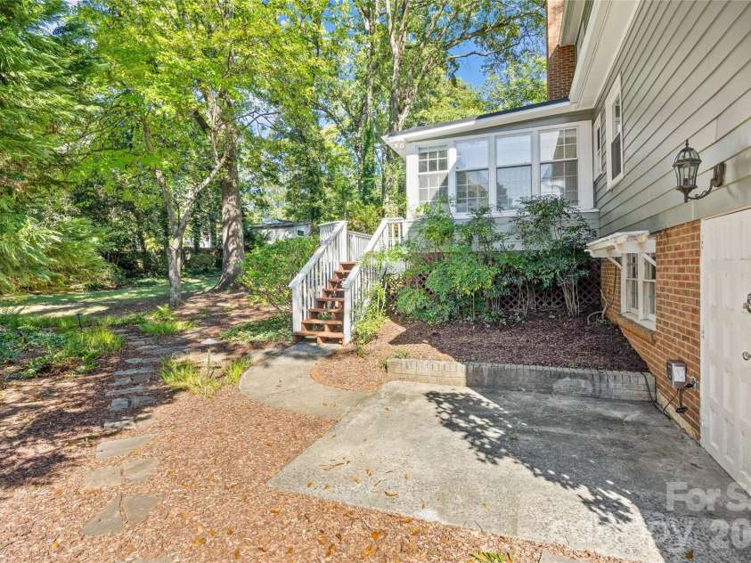 5132 Camilla Drive, Charlotte, NC 28226.  MLS# CAR4432368, YatesRealty ID 56620. 