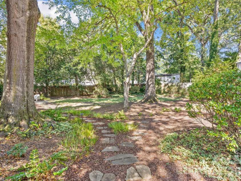 5132 Camilla Drive, Charlotte, NC 28226.  MLS# CAR4432368, YatesRealty ID 56620. 