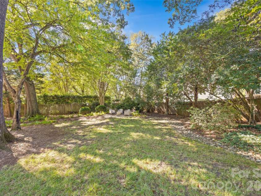 5132 Camilla Drive, Charlotte, NC 28226.  MLS# CAR4432368, YatesRealty ID 56620. Private Outdoor Living