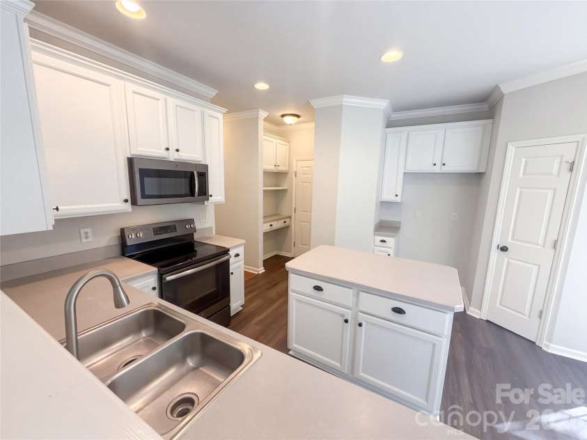 8303 Poplar Grove Circle, Waxhaw, NC 28173.  MLS# CAR4434825, YatesRealty ID 56621. 