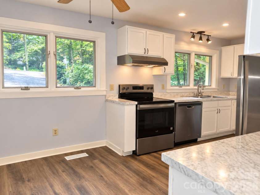 121 Carolina Drive, Tryon, NC 28782.  MLS# CAR4434828, YatesRealty ID 56622. 2:2 Kitchen