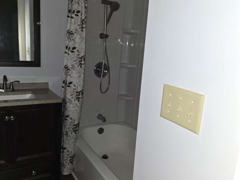 121 Carolina Drive, Tryon, NC 28782.  MLS# CAR4434828, YatesRealty ID 56622. Primary Bath