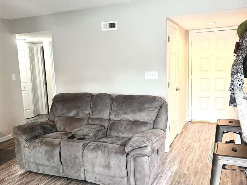 5867 Harris Grove Lane, Charlotte, NC 28212.  MLS# CAR4434823, YatesRealty ID 56625. 