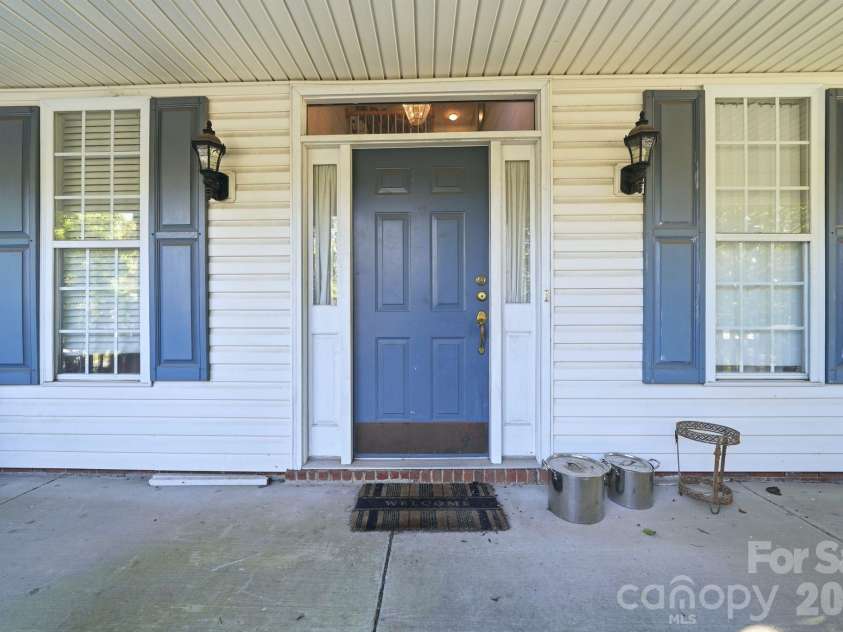 10212 Billingham Drive, Charlotte, NC 28269.  MLS# CAR4434852, YatesRealty ID 56630. 