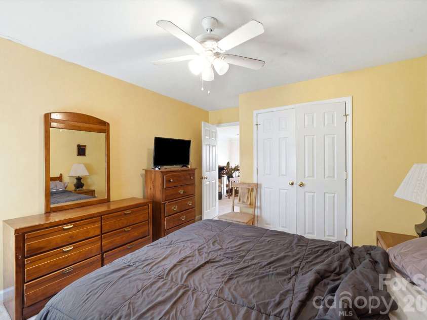 10212 Billingham Drive, Charlotte, NC 28269.  MLS# CAR4434852, YatesRealty ID 56630. 