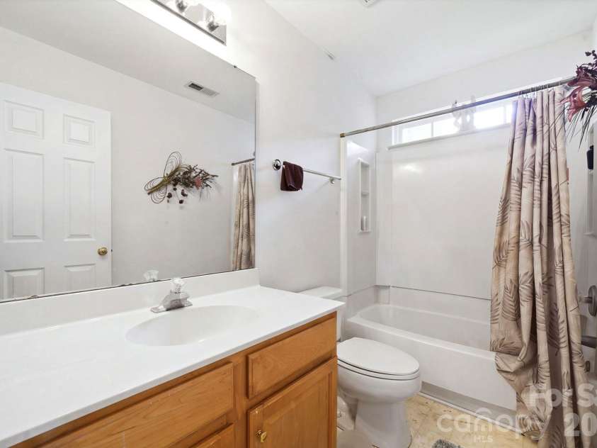 10212 Billingham Drive, Charlotte, NC 28269.  MLS# CAR4434852, YatesRealty ID 56630. 