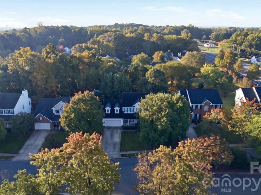 10212 Billingham Drive, Charlotte, NC 28269.  MLS# CAR4434852, YatesRealty ID 56630. 