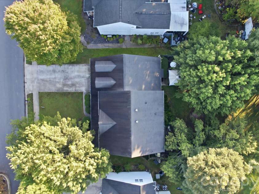 10212 Billingham Drive, Charlotte, NC 28269.  MLS# CAR4434852, YatesRealty ID 56630. 