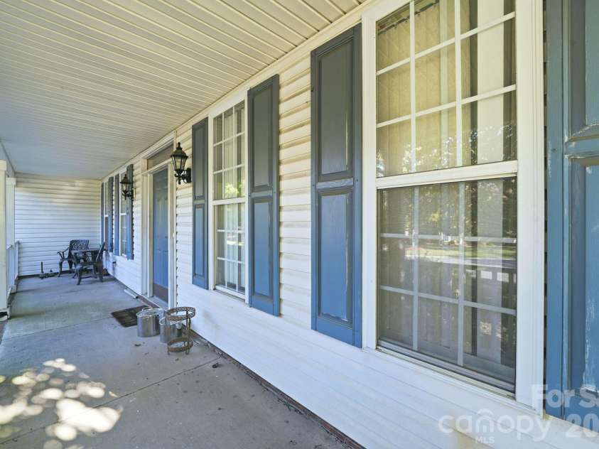 10212 Billingham Drive, Charlotte, NC 28269.  MLS# CAR4434852, YatesRealty ID 56630. 