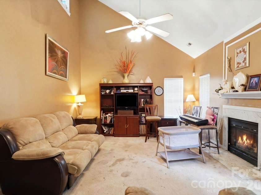 10212 Billingham Drive, Charlotte, NC 28269.  MLS# CAR4434852, YatesRealty ID 56630. 