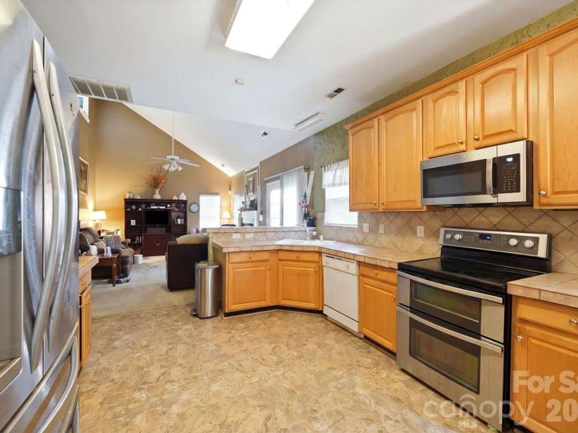 10212 Billingham Drive, Charlotte, NC 28269.  MLS# CAR4434852, YatesRealty ID 56630. 