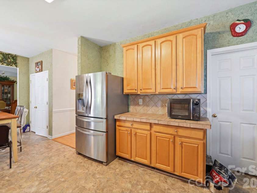 10212 Billingham Drive, Charlotte, NC 28269.  MLS# CAR4434852, YatesRealty ID 56630. 