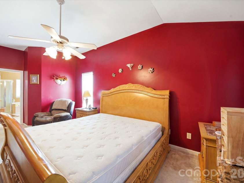 10212 Billingham Drive, Charlotte, NC 28269.  MLS# CAR4434852, YatesRealty ID 56630. 
